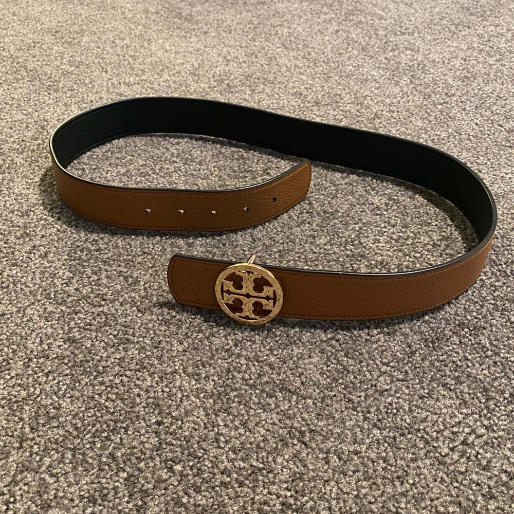 Reversible Tory Burch belt Tan/Black with gold emblem